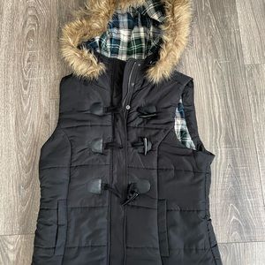 Mint Black Puff Vest